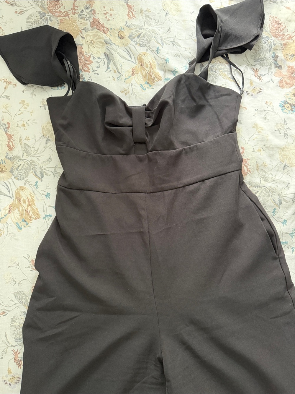 Lulu's Black One-Shoulder Bow-Detail Jumpsuit